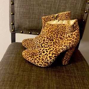 Women’s cheetah Wedges